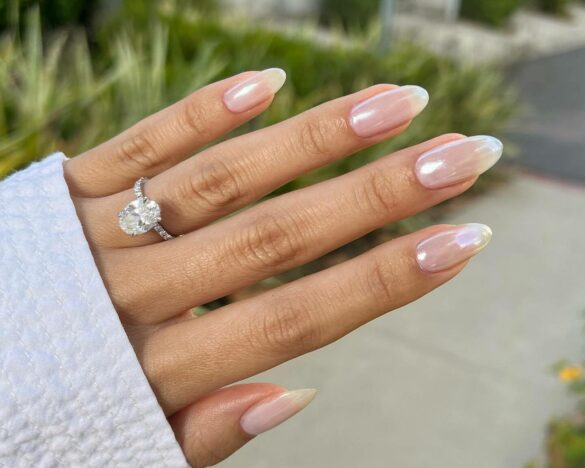 Latest Nude Chrome Nail Ideas To Try In