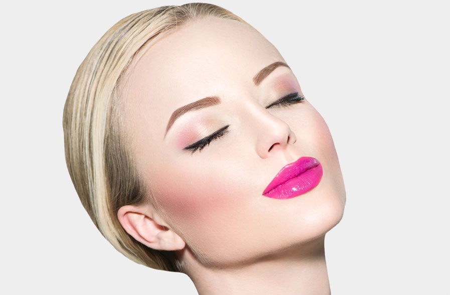 blusher pale skin pink lipstick blonde hair