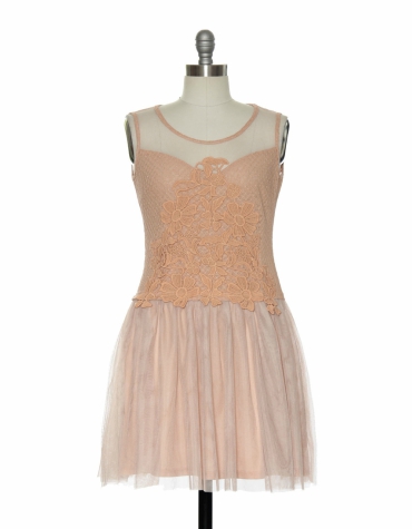 Peach dress with tulle skirt and lace detail