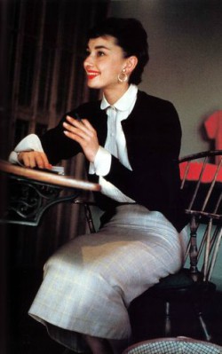 Audrey Hepburn work / for the office style grey pencil skirt and black cardigan - shop thee look