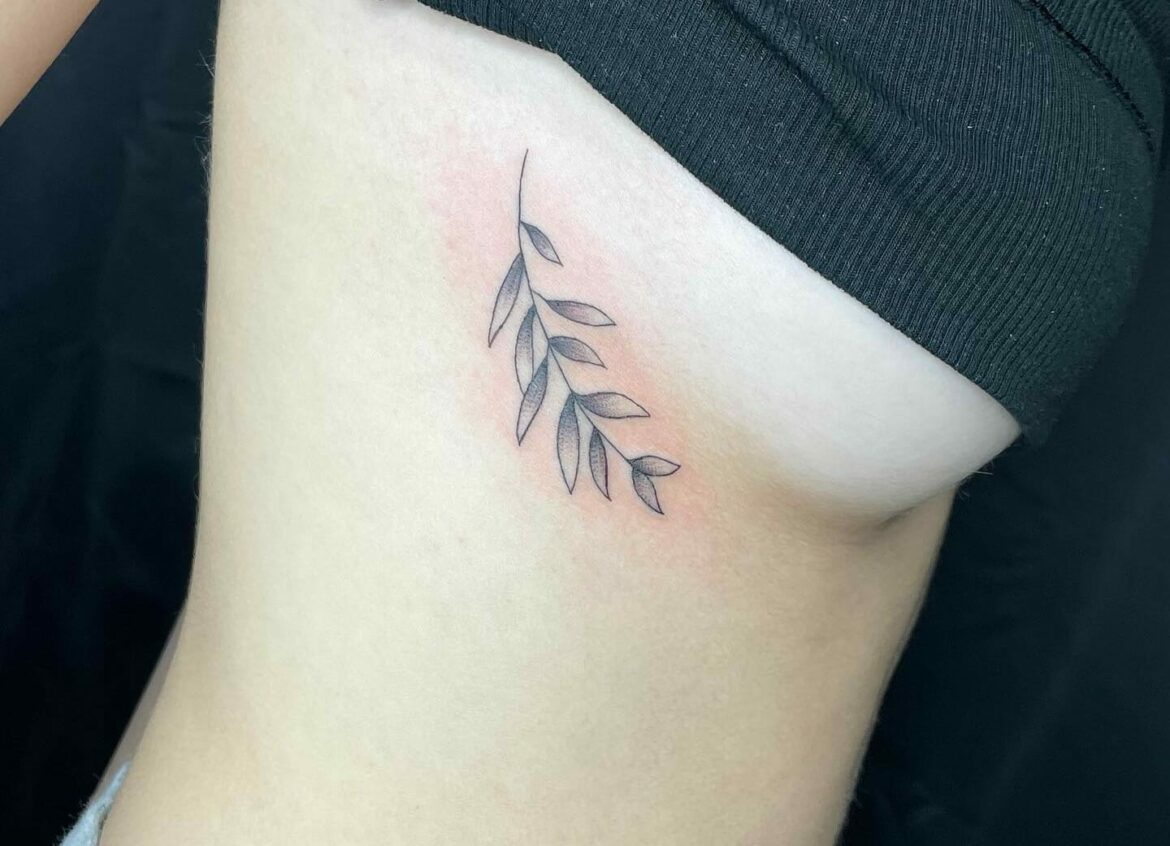 11+ Side Boob Flower Tattoo That Will Blow Your Mind!