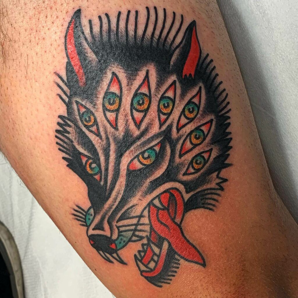 The Traditional Wolf Tattoos