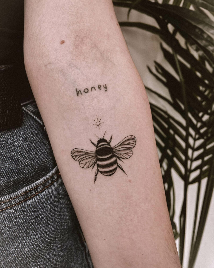 BEE calm Beautiful flying bee by Clara Welsh at Evil From the Needle  London Love bugs and her style  rtattoos