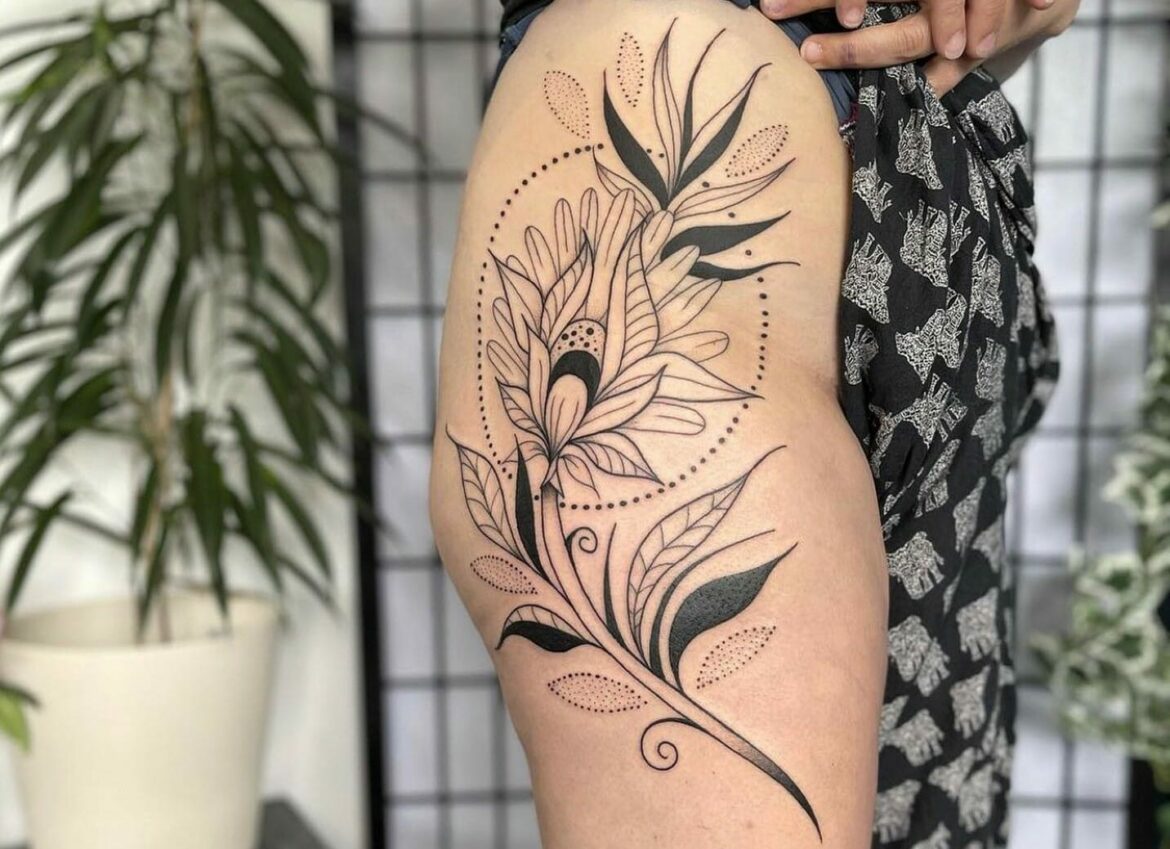 11+ Floral Hip Tattoo Ideas That Will Blow Your Mind!