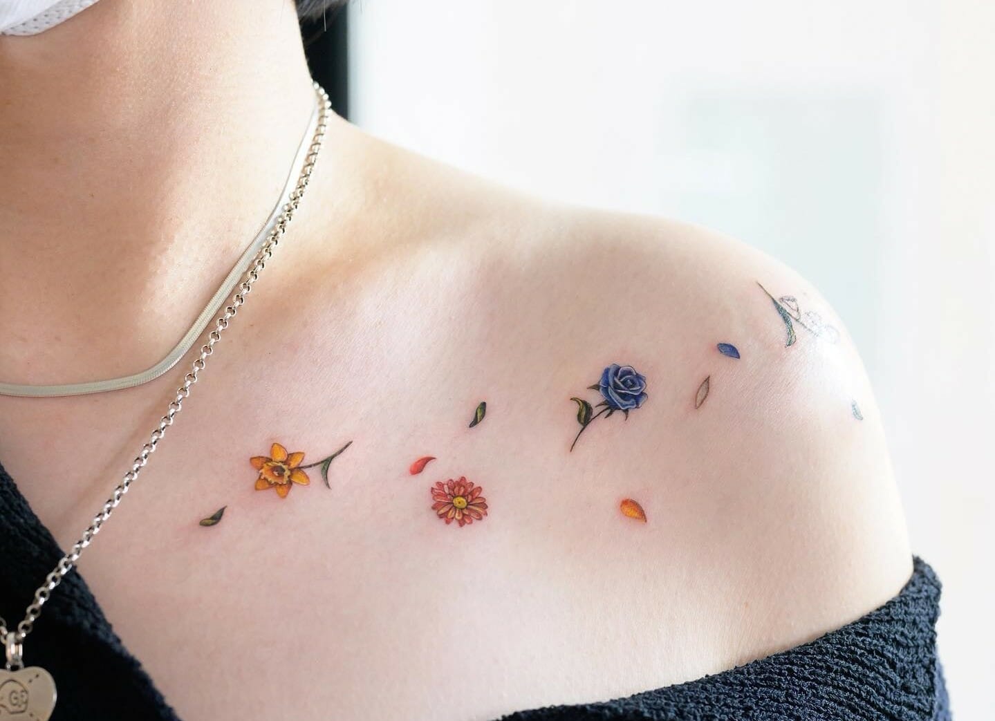 15+ Cute Shoulder Tattoo Ideas That Will Blow Your Mind! - alexie