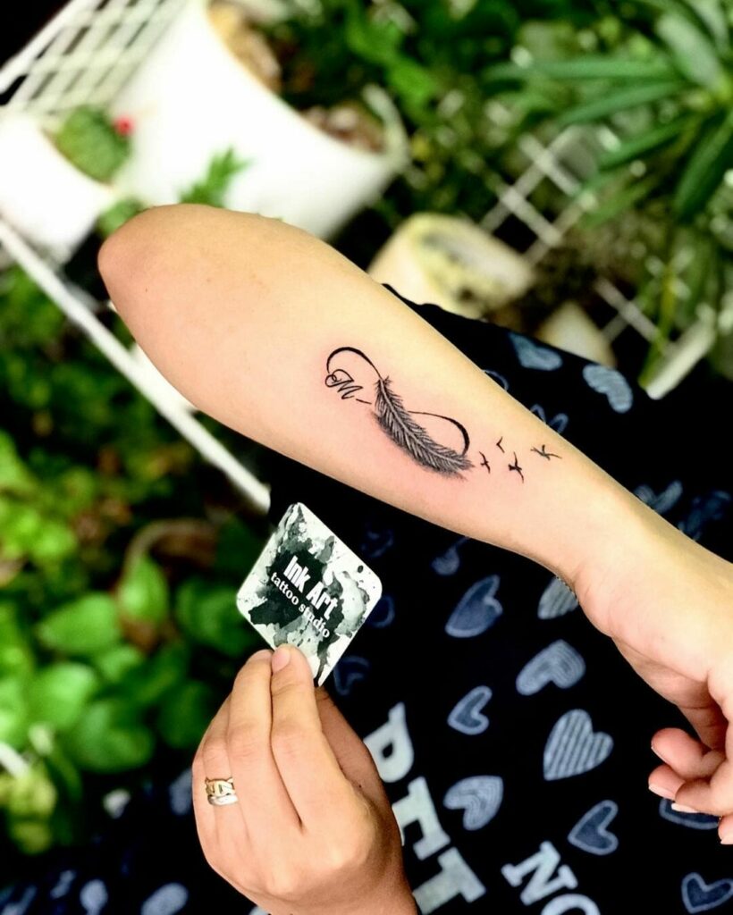 Infinity Symbol | athenna-design | Web Design | Design de Comunicação Em  Foz do Iguaçu | Web Mark… | Infinity symbol tattoo, Tattoos for daughters, Infinity  tattoos
