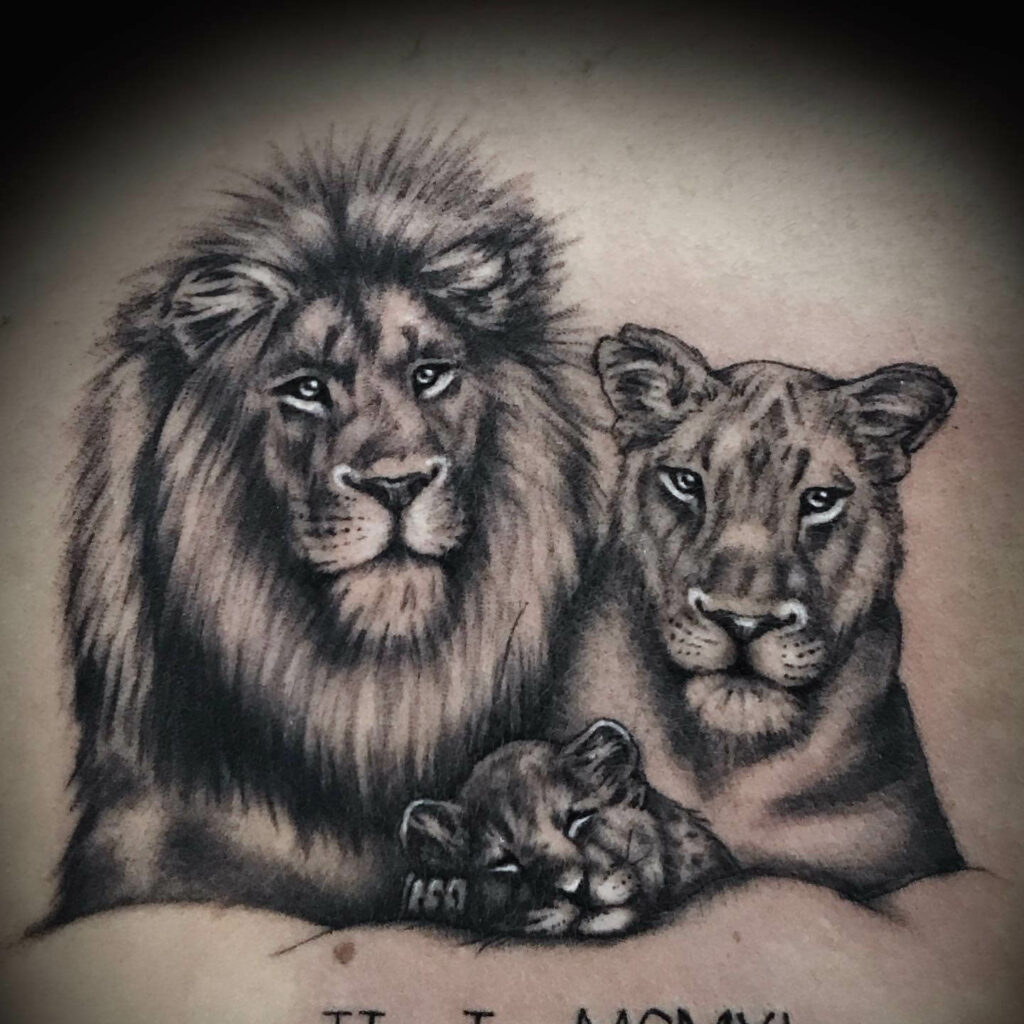 Upper Back Black Inked Lion And Lioness Family Tattoo Ideas