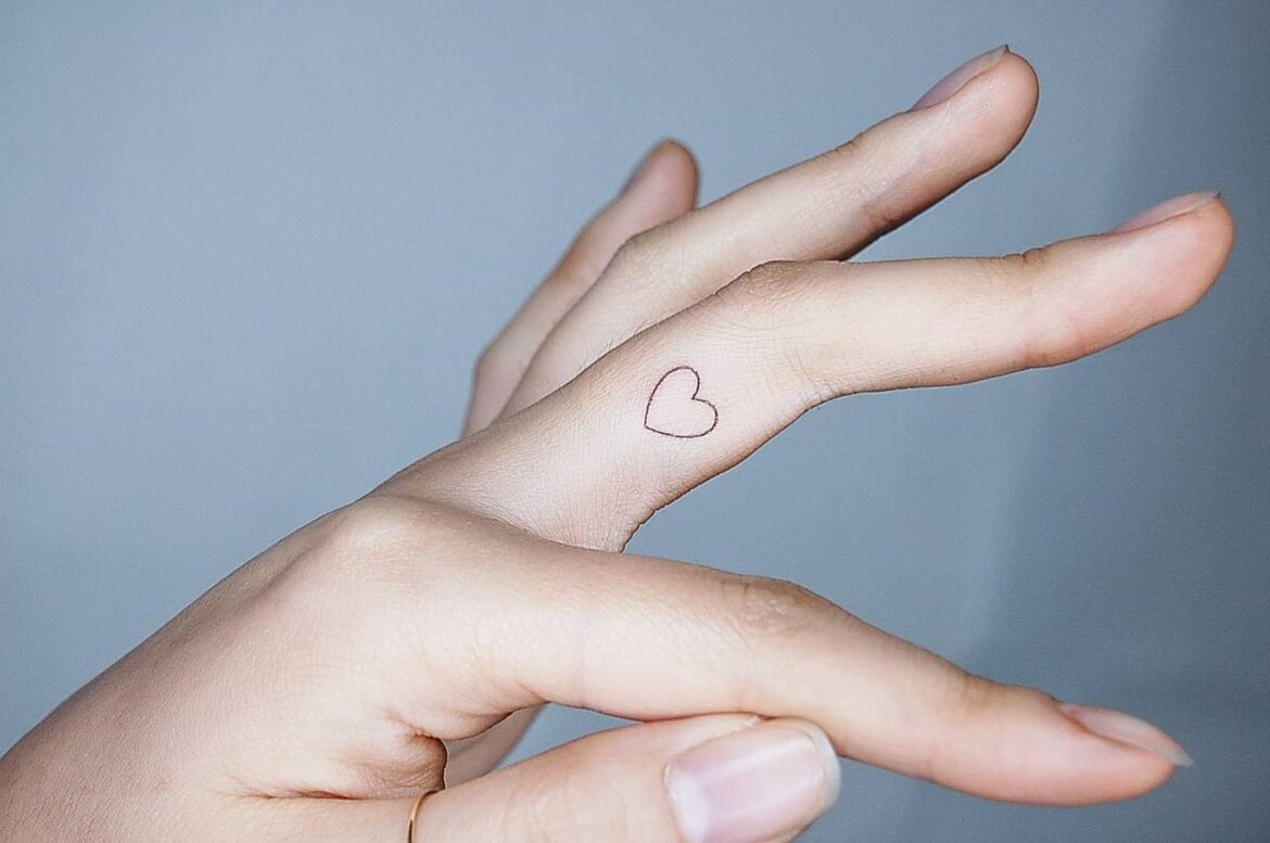 Best Finger Heart Tattoo Ideas
