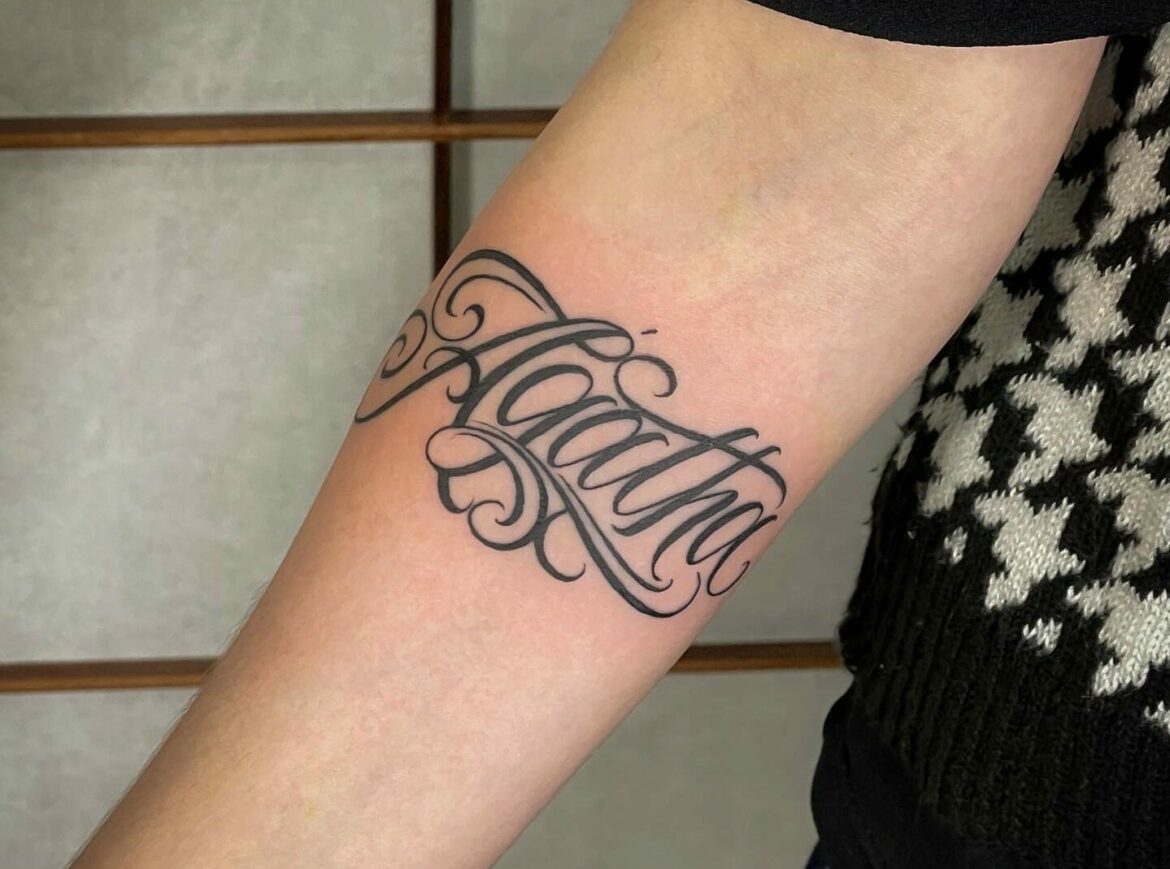 11+ Traditional Tattoo Lettering Ideas That Will Blow Your Mind!