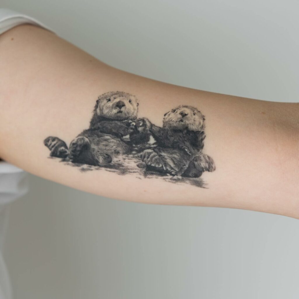 185 Otter Tattoo Images, Stock Photos & Vectors | Shutterstock