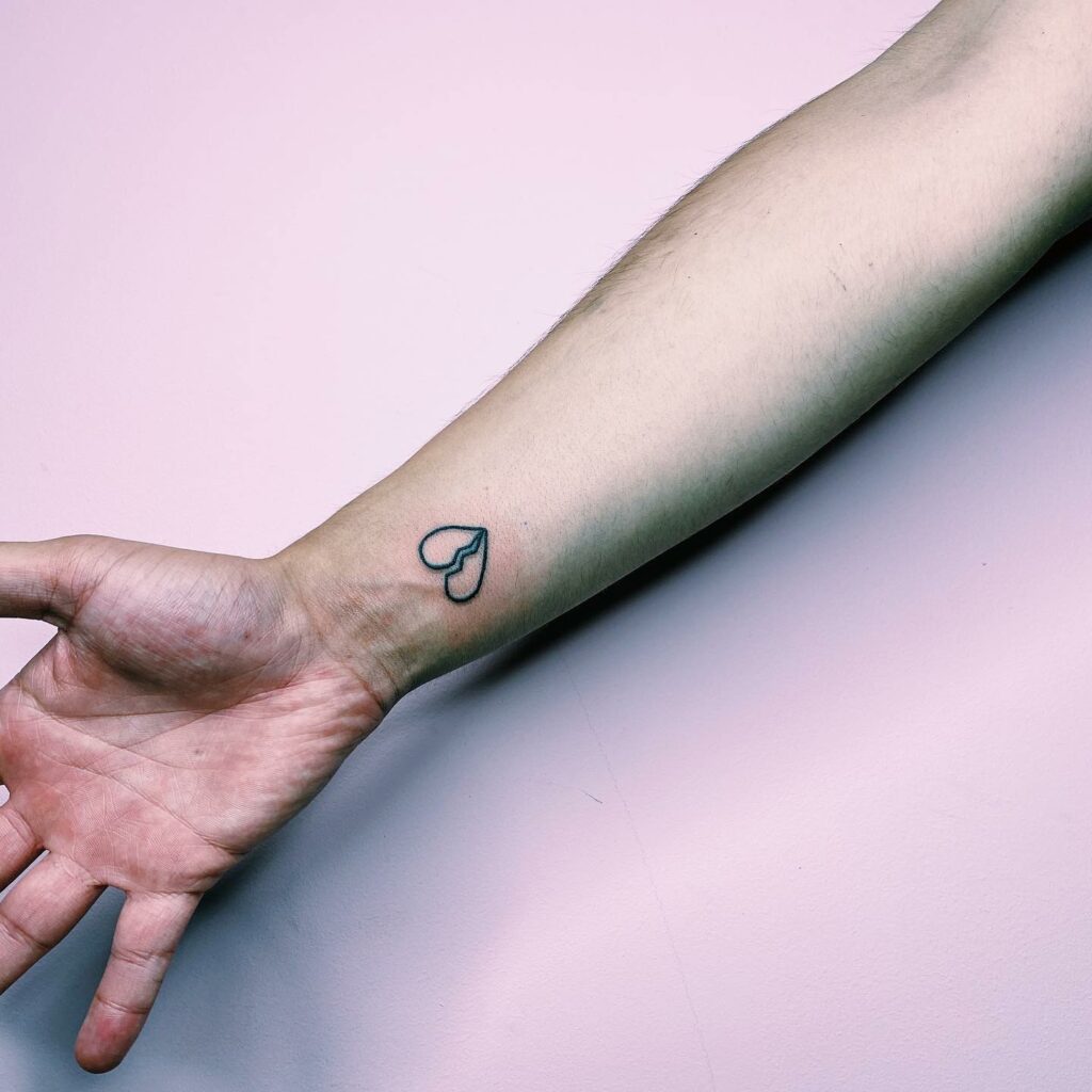 Stylish Wrist Tattoos Ideas for Girls