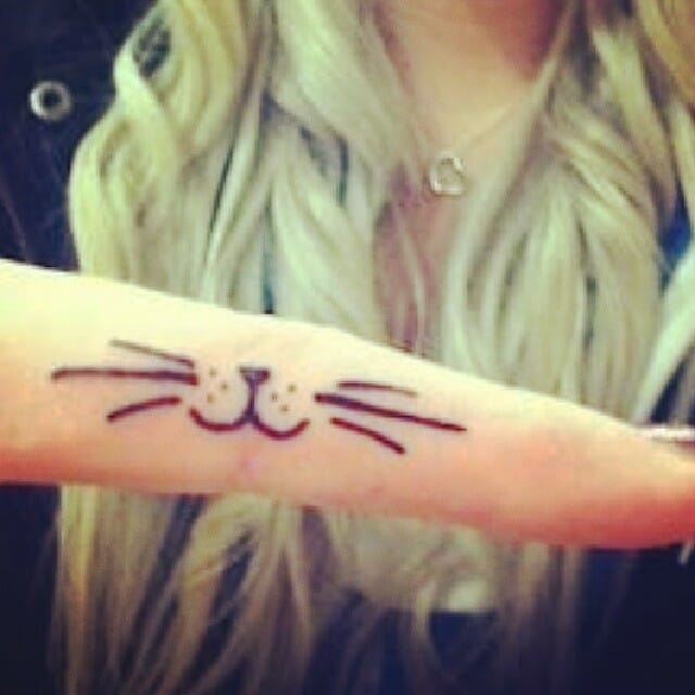 11+ Cat Finger Tattoo Ideas That Will Blow Your Mind alexie