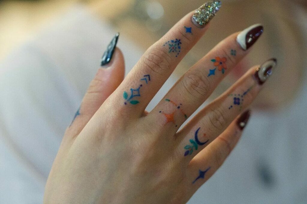 Colourful Finger Tattoo Ideas For Those Who Love To Experiment