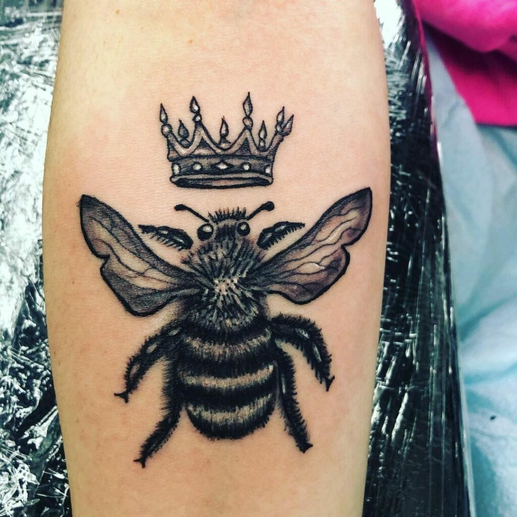 Dark Queen Bee Tattoo Emitting An Aura of Bold Regality