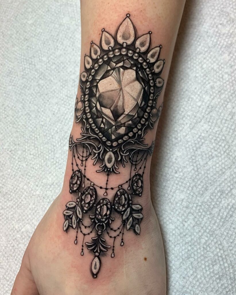 Diamond Tattoo Armlet ideas