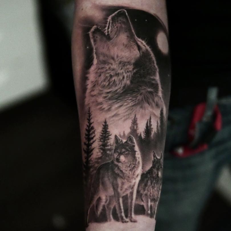 Howling Wolf Tattoo With Moon