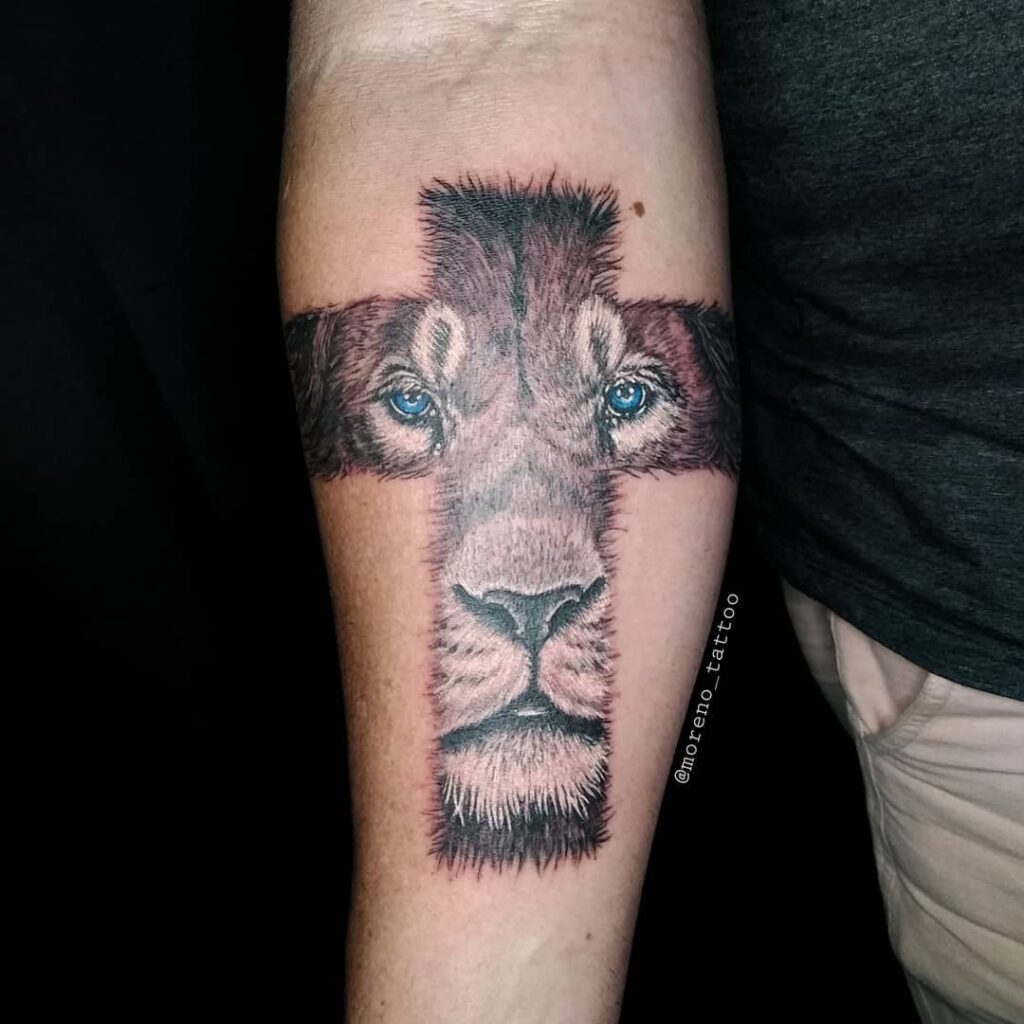 Lion shaped like a cross