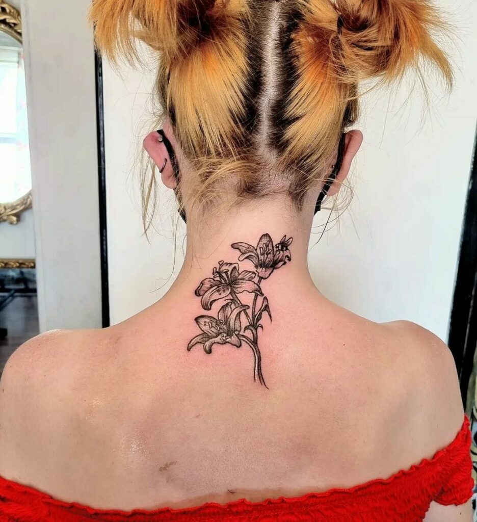 Lovely Back Of Neck Tattoo Designs With Floral Patterns