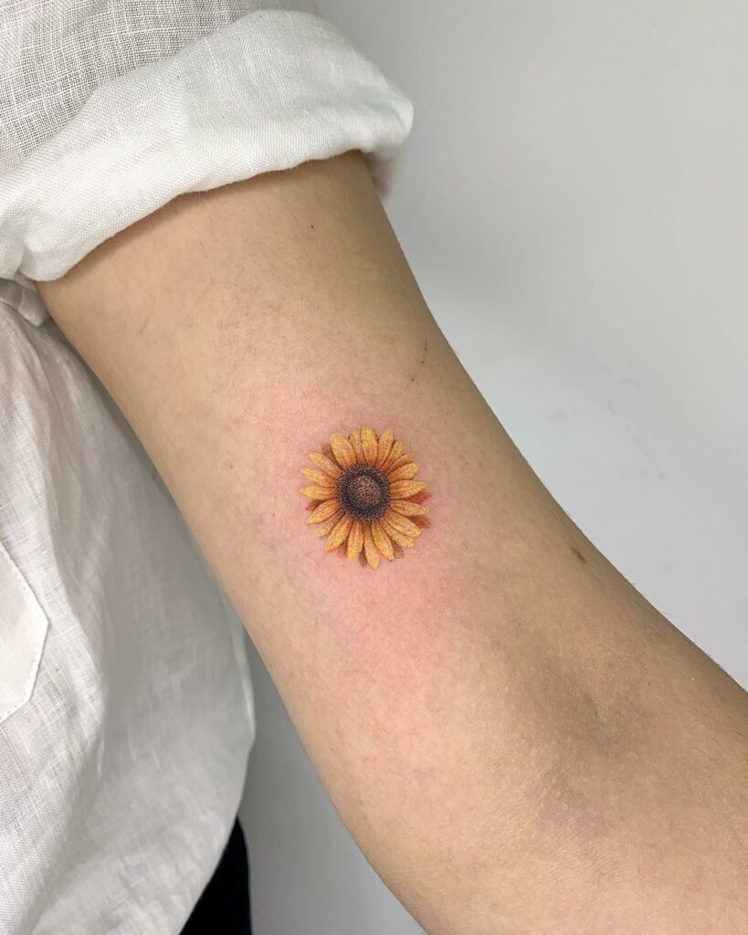 12 Elegant And Minimalist Sunflower Tattoo Ideas