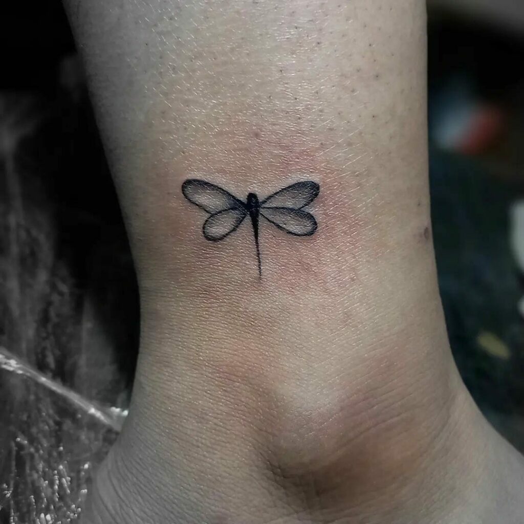 11+ Feminine Minimalist Tattoo Ideas That Will Blow Your Mind!