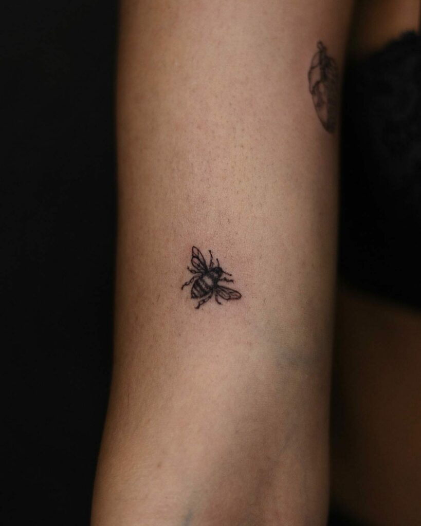 Minimalist Vintage Bee Tattoo