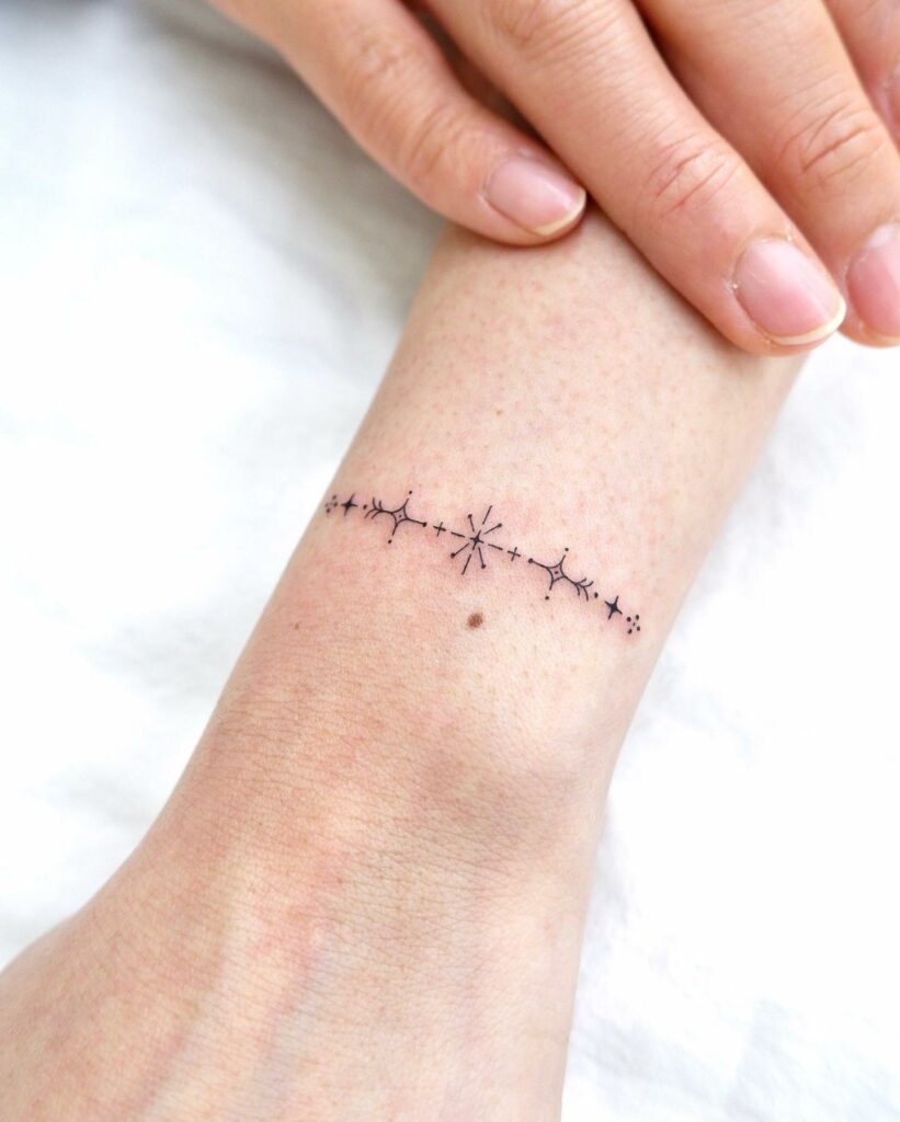 11 + Feminine Bracelet Tattoo Ideas That Will Blow Your Mind