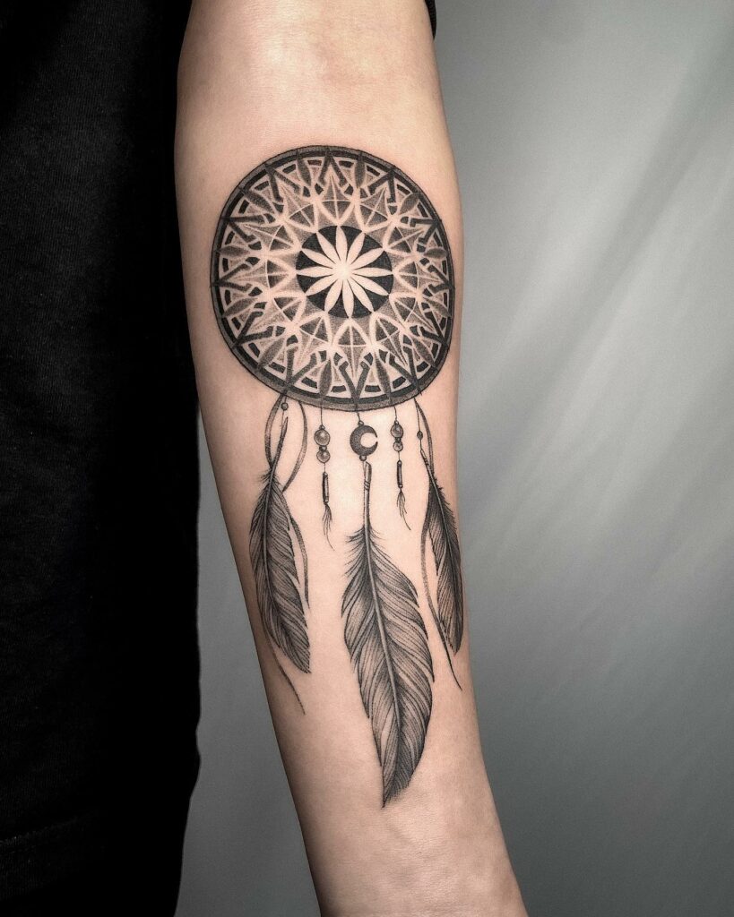 Simple Dream Catcher Tattoo In Black Inks