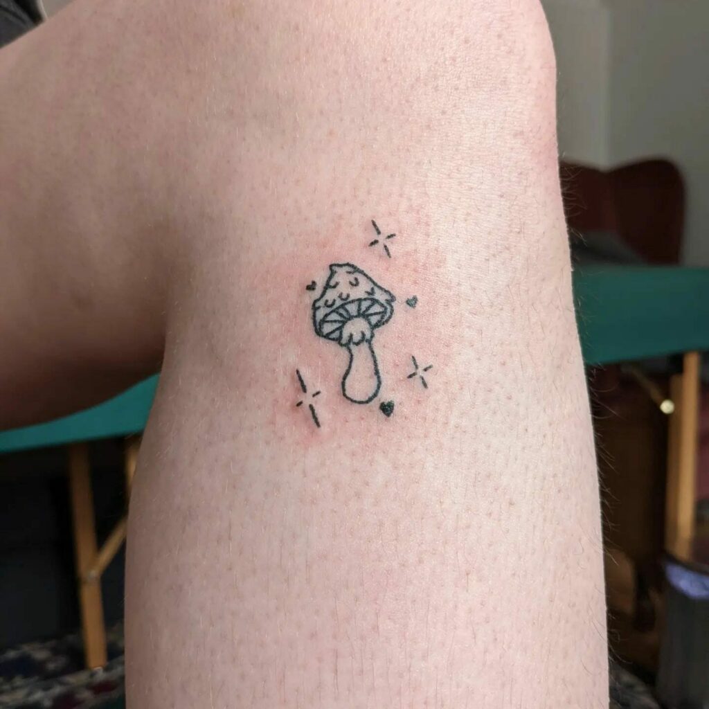 Handpoked small mushrooms tattoo  Tattoogridnet