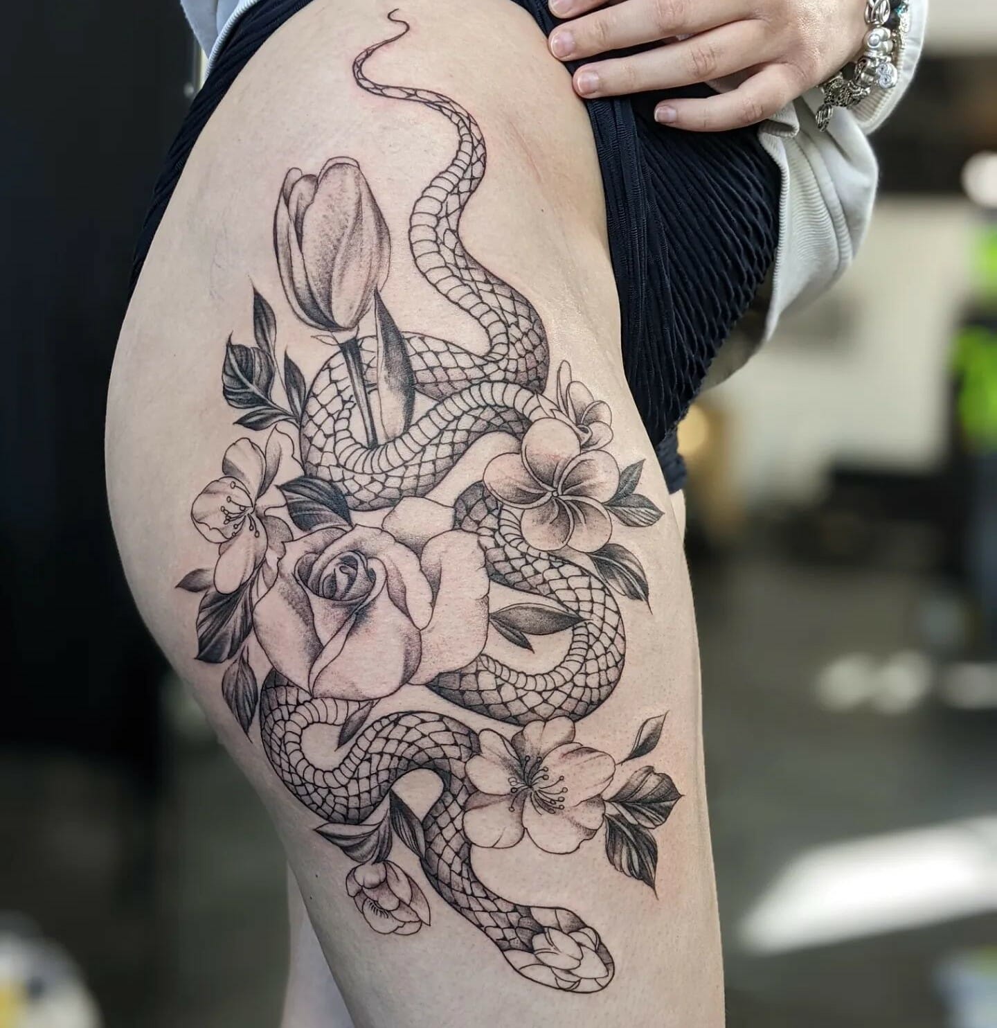 The Tattoo station  Snake with flowers thigh piece from Saturday by  Gabriela   Facebook