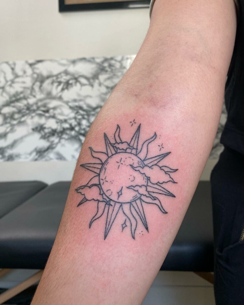 10+ Small Sun Tattoo Designs That Will Blow Your Mind! alexie