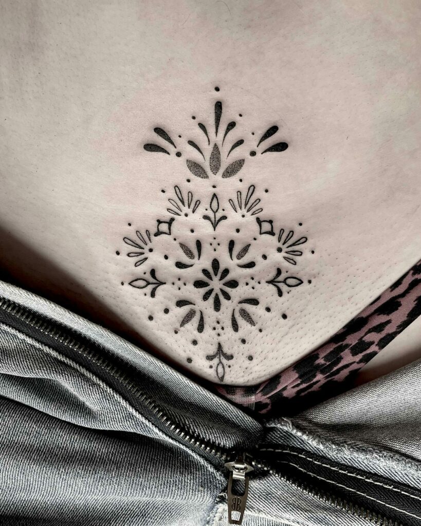 12+ Feminine Pelvic Tattoo Ideas That Will Blow Your Mind! alexie