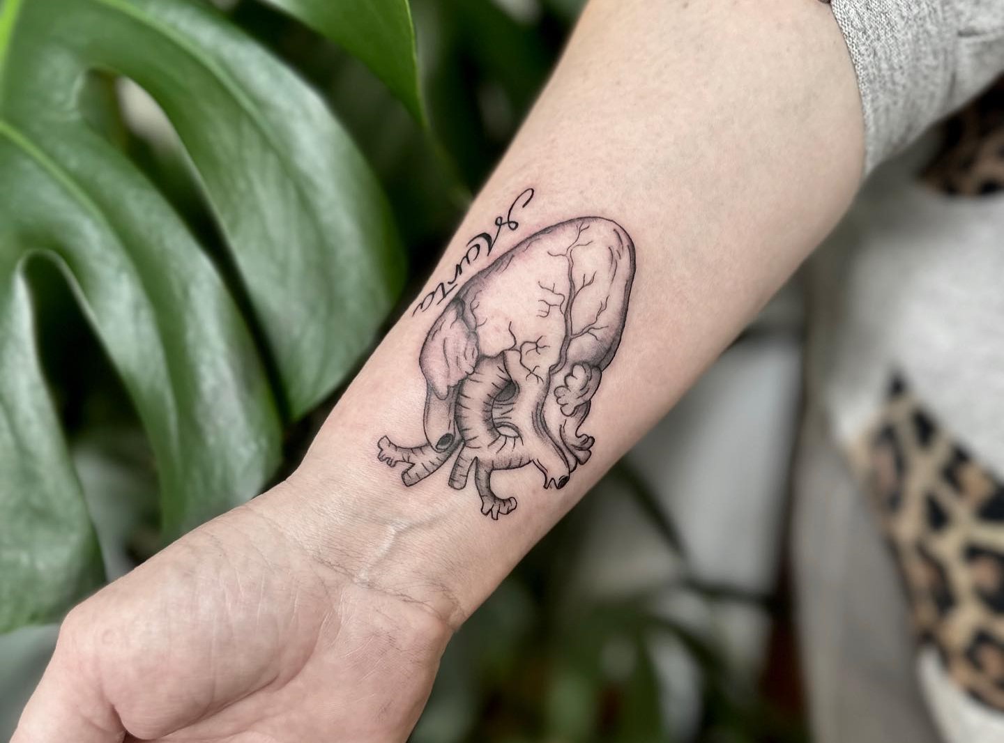 10 BEAUTIFUL BROKEN HEART TATTOOS YOU NEED TO SEE  alexie