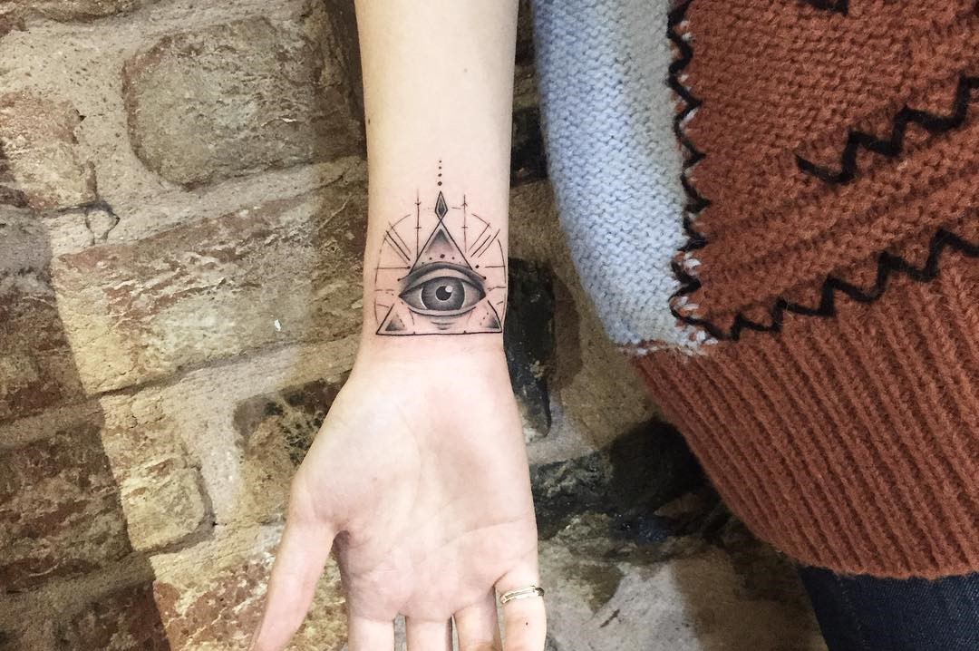 The Triangle Eye Tattoo Meaning & 10 Amazing Designs To Inspire You! - alexie