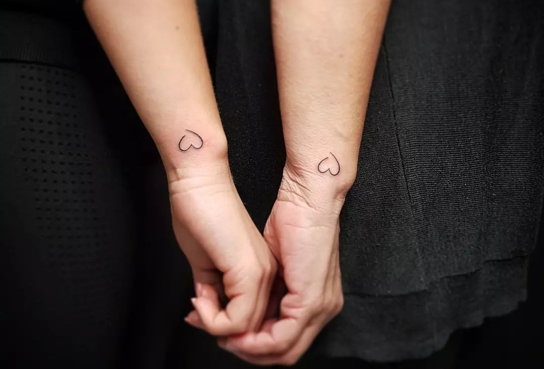 12+ BEAUTIFUL MOTHER AND DAUGHTER TATTOO IDEAS TO SHOWCASE YOUR LOVE - alexie