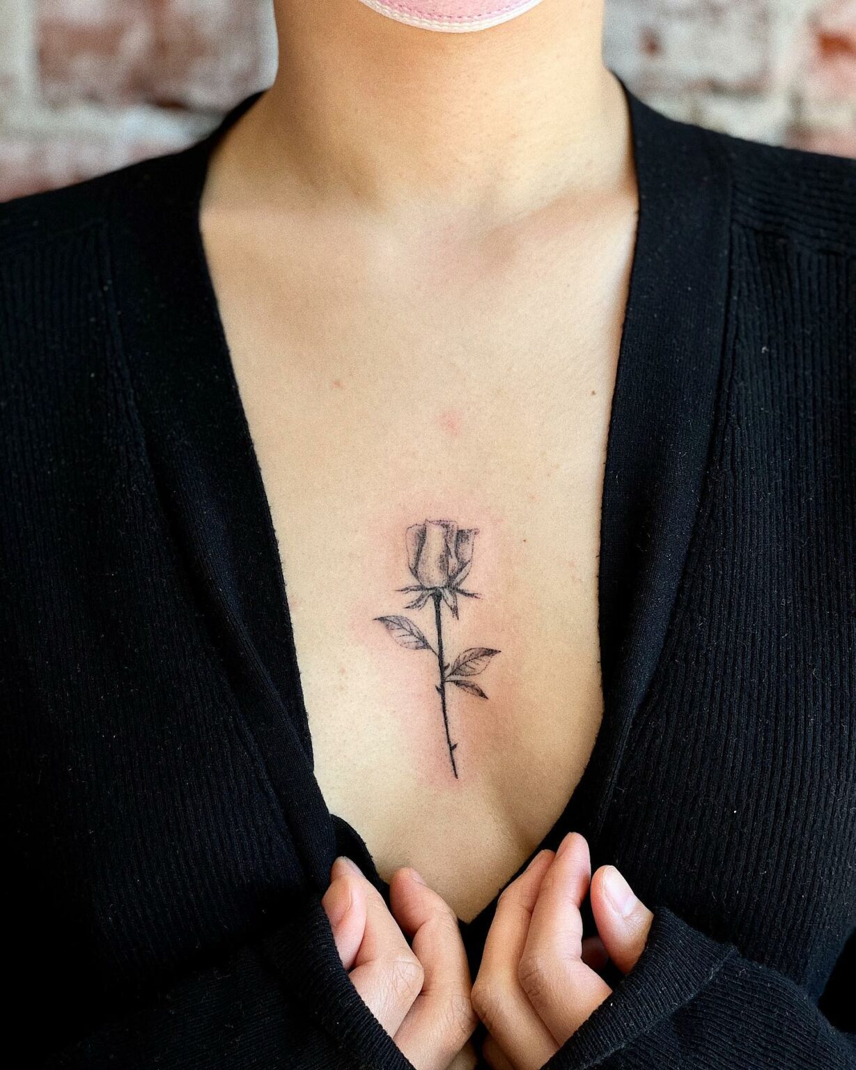 STERNUM TATTOO PAIN HOW TO COPE WITH IT + 10 AMAZING DESIGNS