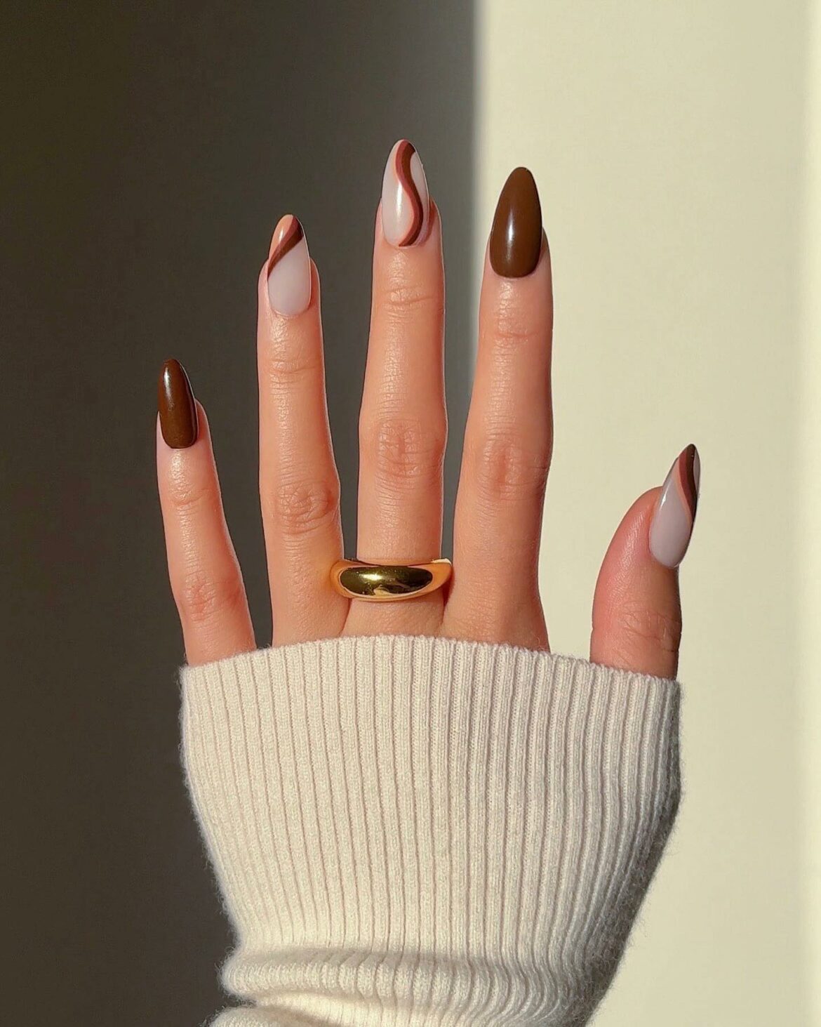 50 Latest Almond Shape Nail Ideas To Try In 2024!