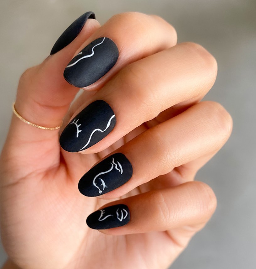 Abstract Stripes on Black & White Nails