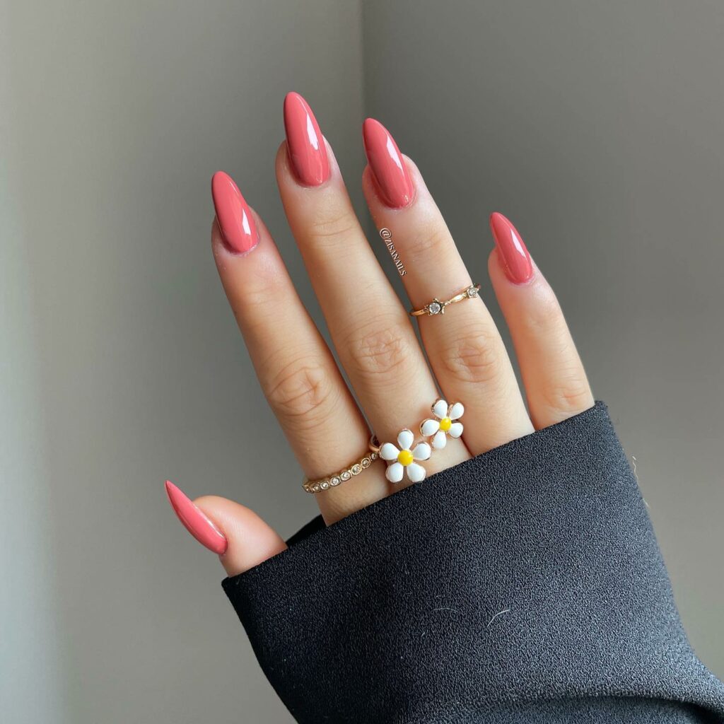 Summer Coral Nails