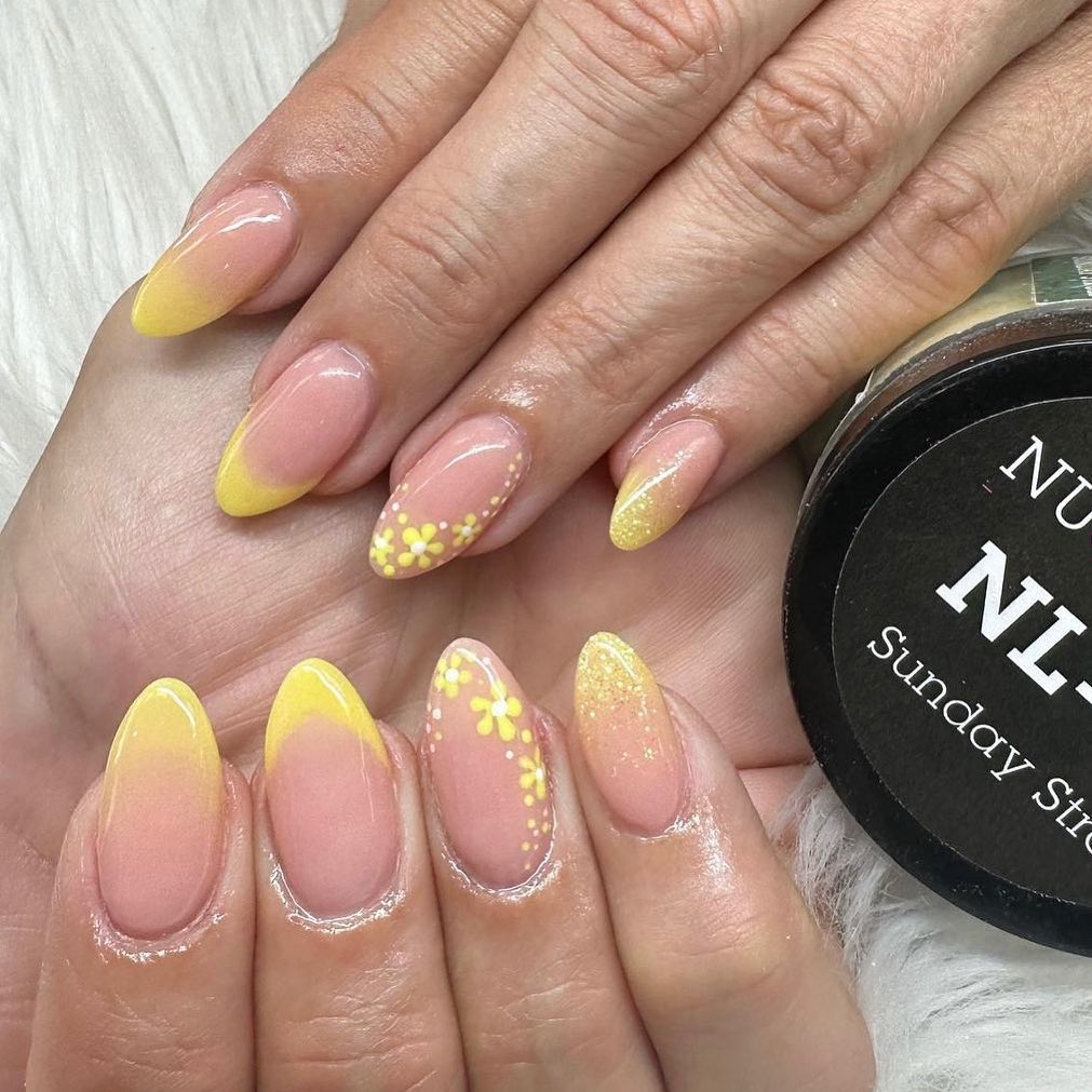 Summer Dip Powder Nails