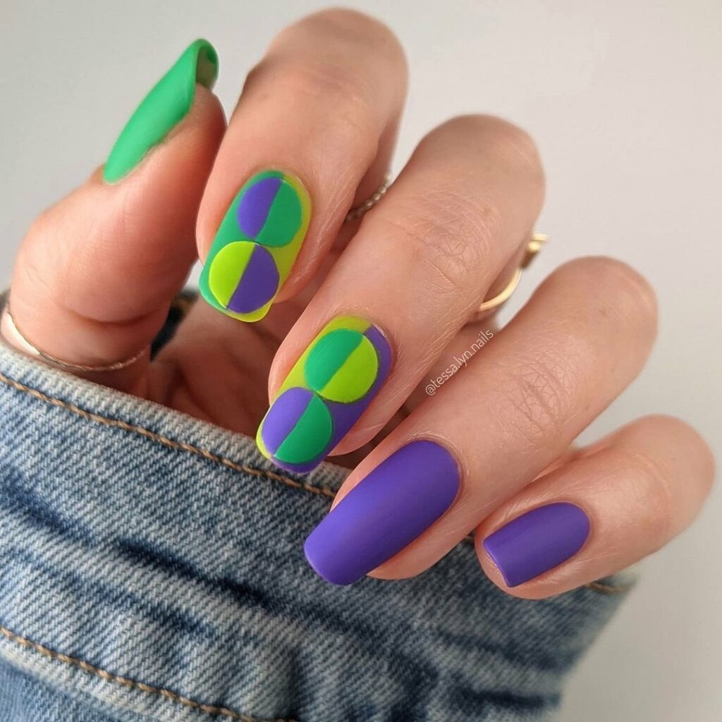 Geometric acrylic nails