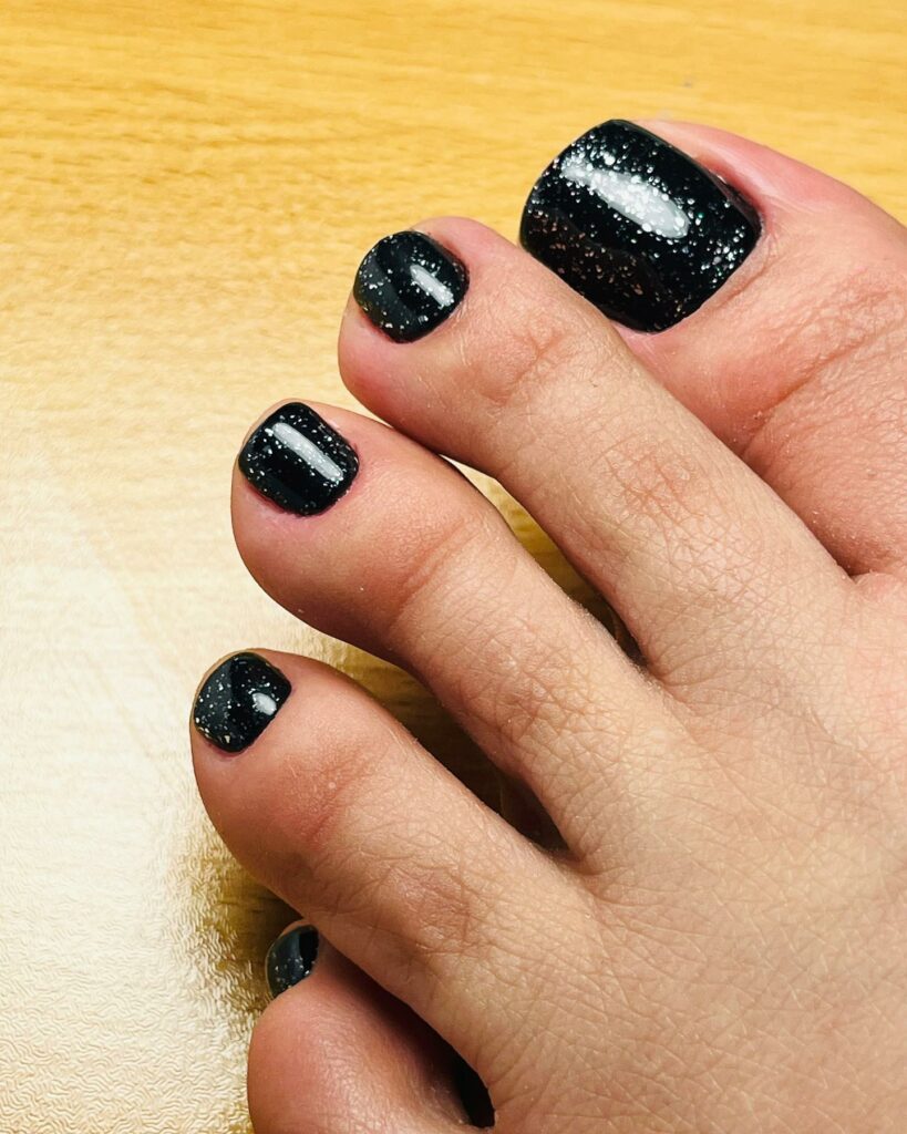 Glitter Galore Black Toe Nails