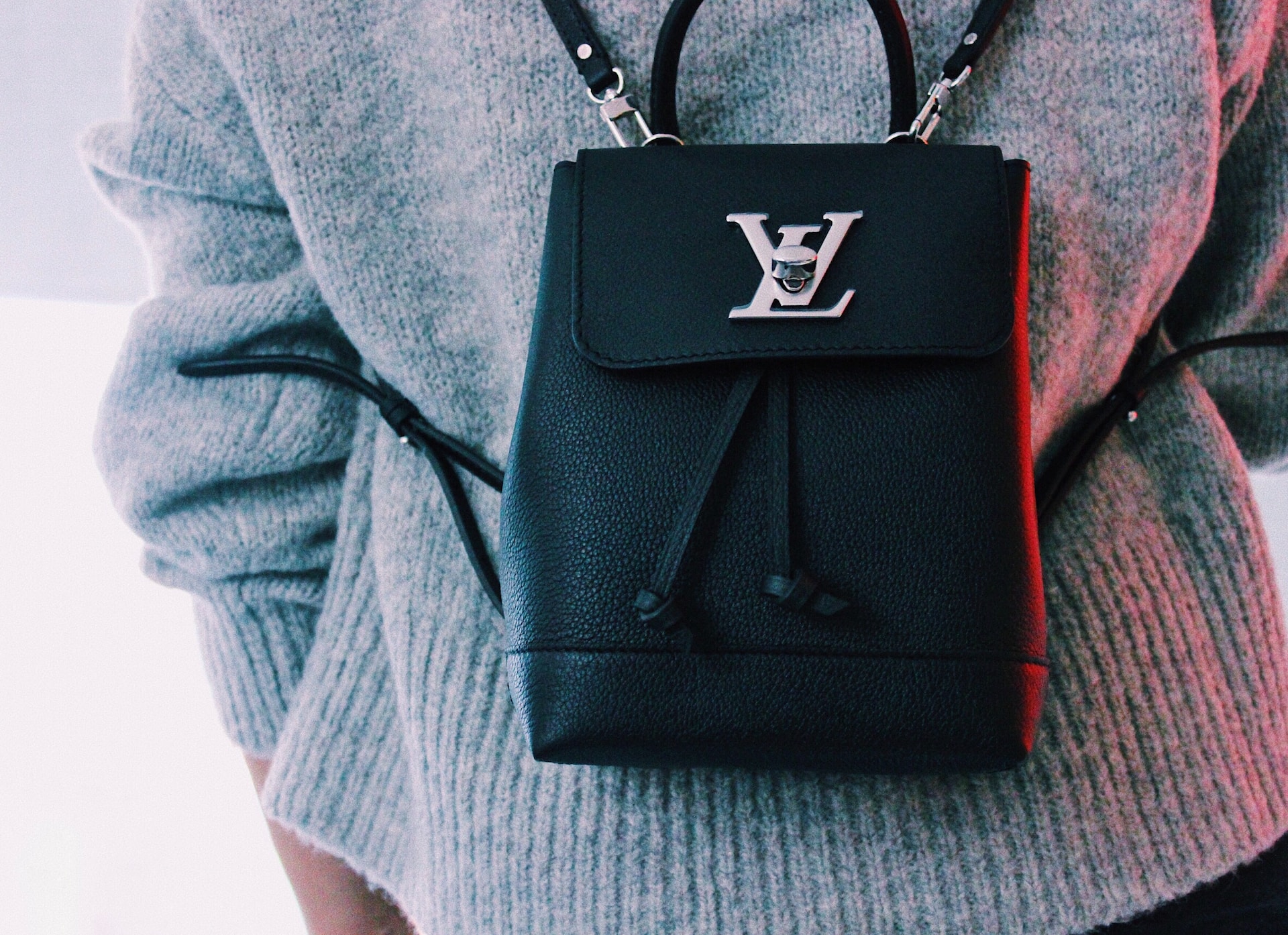 Louis Vuitton Vs. Louboutin: The Differences Between Them : r/fashiongeek