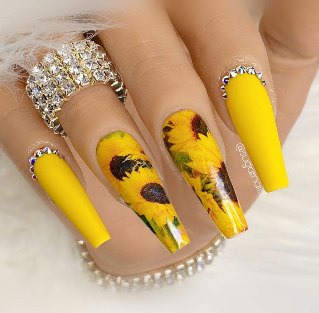Sunflower-Inspired Yellow Nails