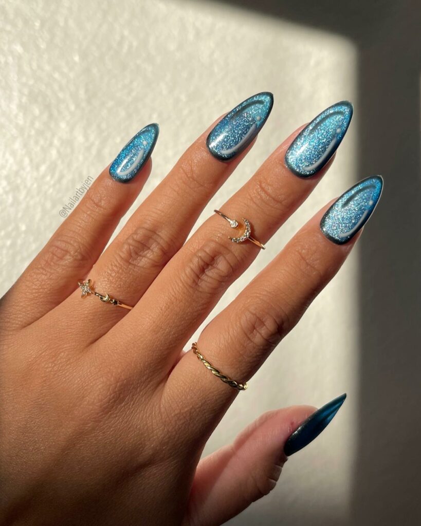 Blue cat eye nails