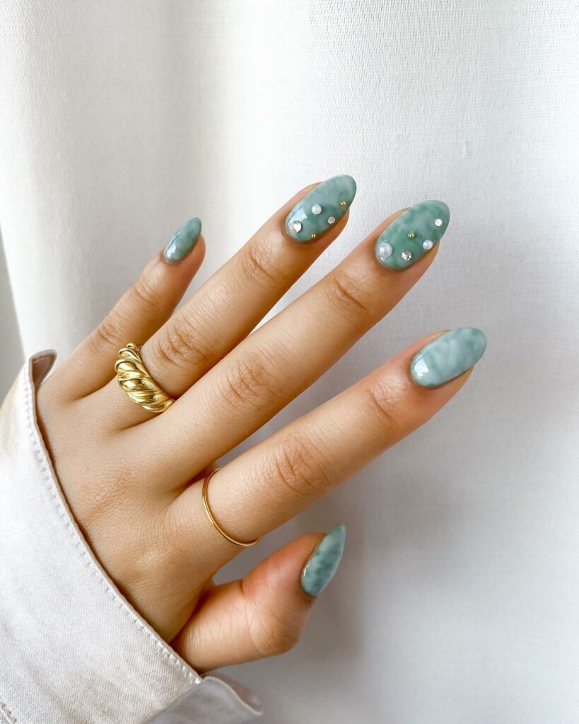 Caviar Beads nails