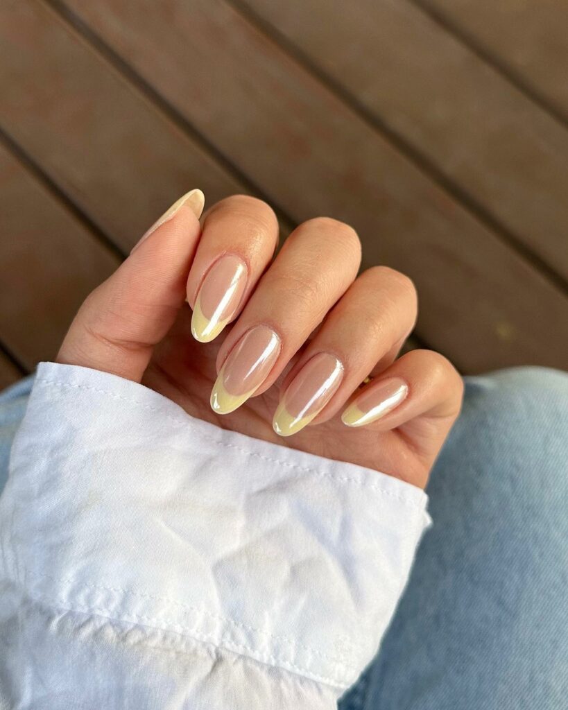 French Vanilla Glazed Chrome Nails