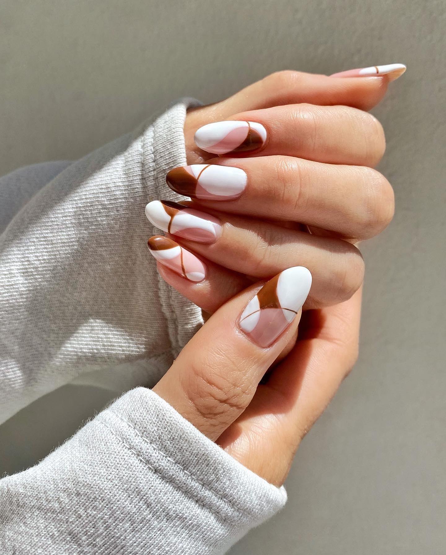 Inspiring Natural Almond Shaped Nail Designs of 2024 🌰