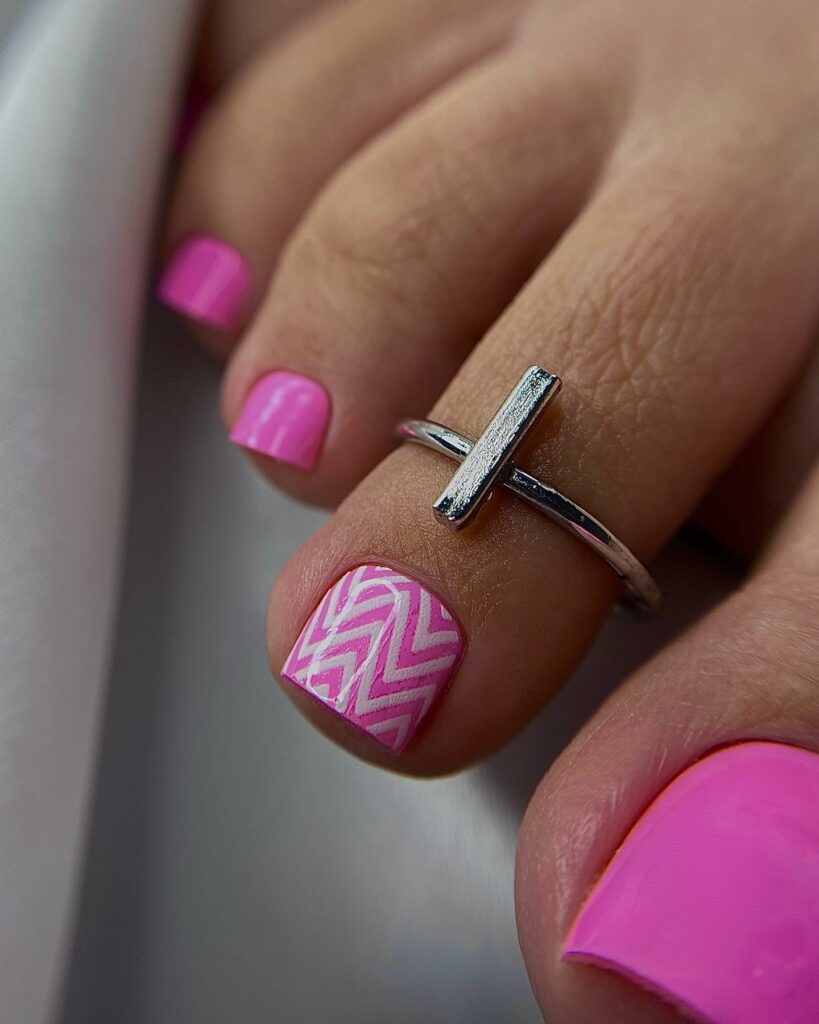 Geometric Glam pedicure nails