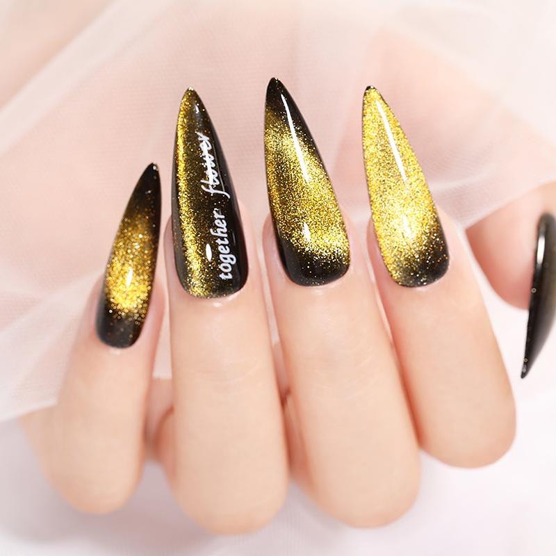 Gold cat eye nails