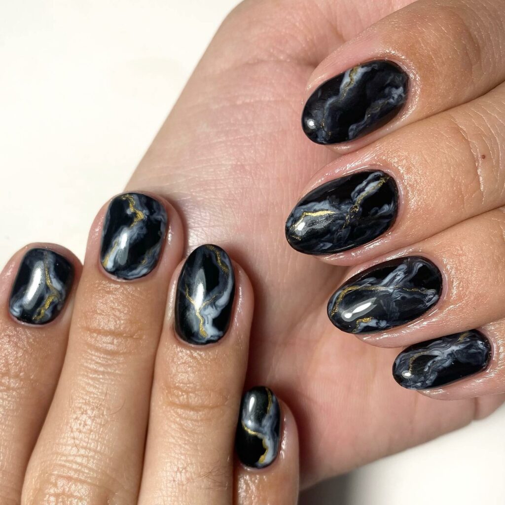 Marble Gold black nails